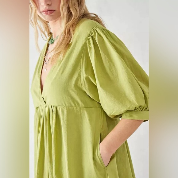 NWT Ecote Vero Shapeless V-neck Mini Dress Urban Outfitters Puff Sleeve - Picture 3 of 12